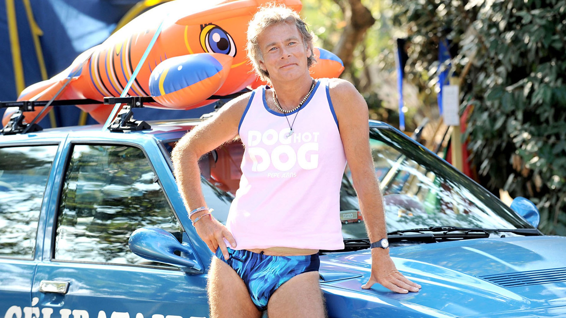 « Je pensais que c'était juste un décor de cinéma » : pourquoi le camping des Flots Bleus de Franck Dubosc est devenu un l...