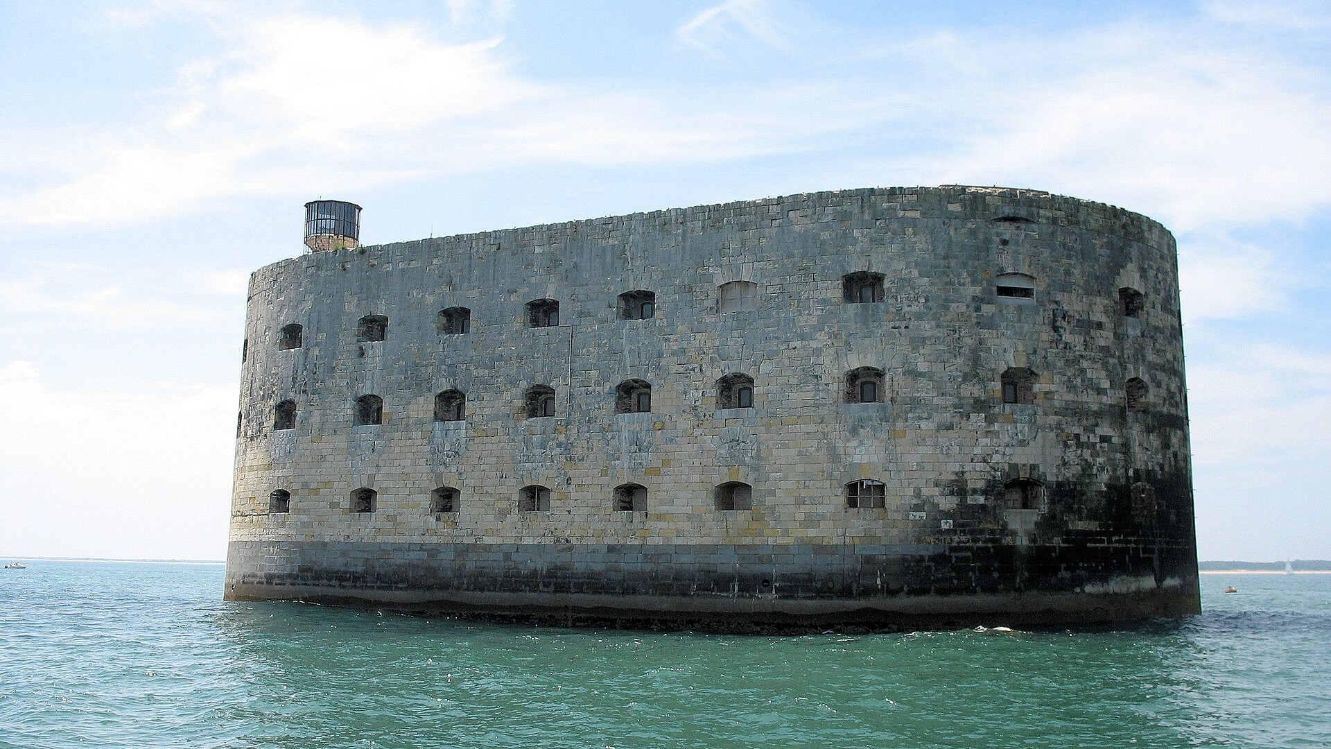 « Je pensais que Fort Boyard était intouchable après 36 étés » : pourquoi le jeu le plus exporté de la télé française vaci...