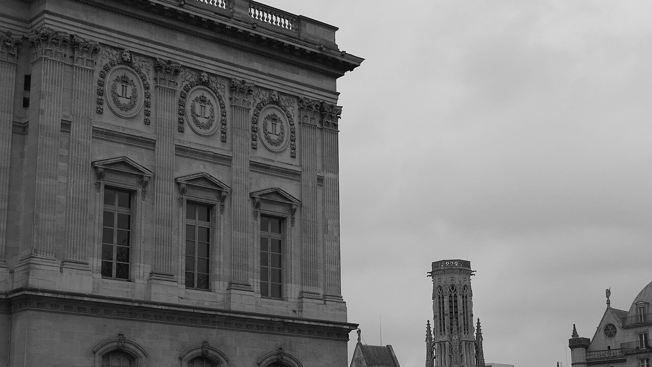 Fini les saisons à rallonge : le feuilleton qui a vidé les rues françaises en 1965 tenait dans un nombre de soirées que pl...